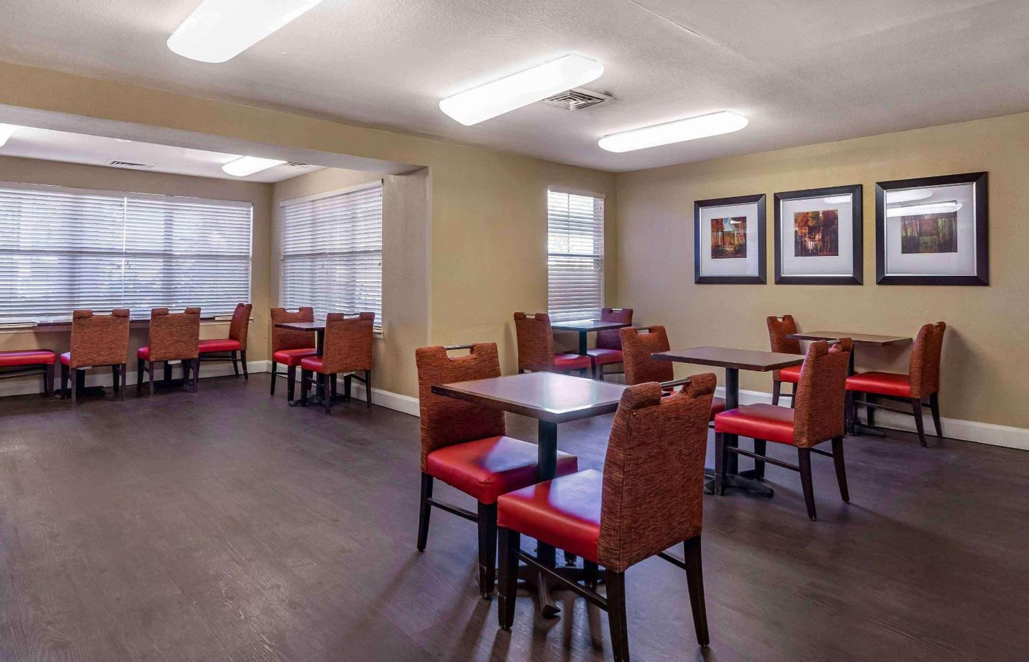 Extended Stay America Suites - Tampa - Airport - N Westshore Blvd Bagian luar foto