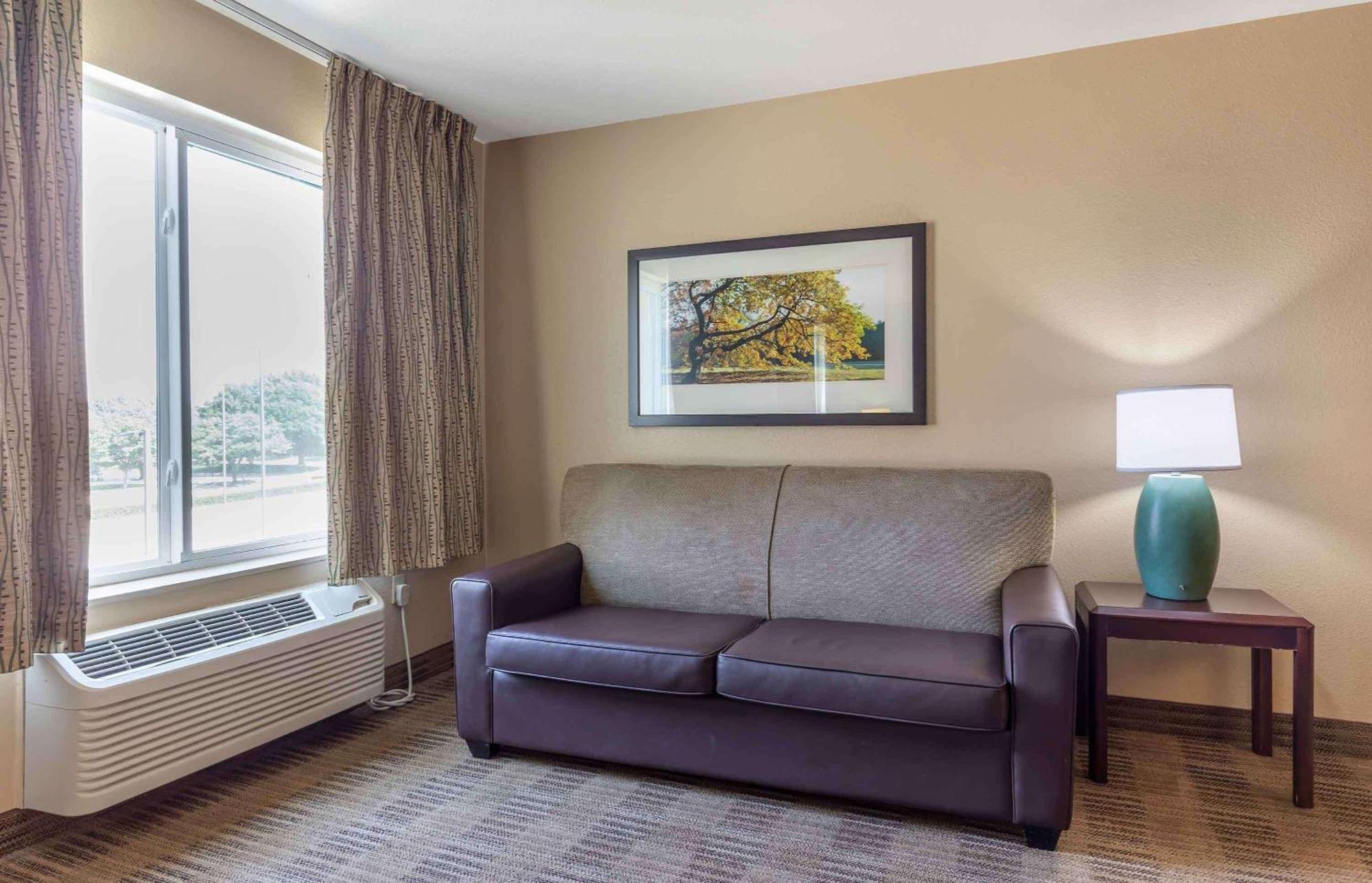 Extended Stay America Suites - Tampa - Airport - N Westshore Blvd Bagian luar foto