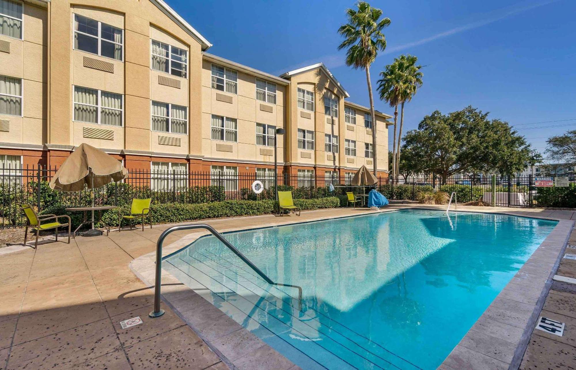 Extended Stay America Suites - Tampa - Airport - N Westshore Blvd Bagian luar foto
