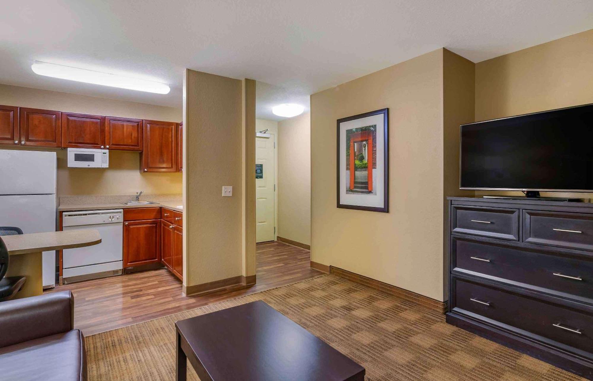 Extended Stay America Suites - Tampa - Airport - N Westshore Blvd Bagian luar foto