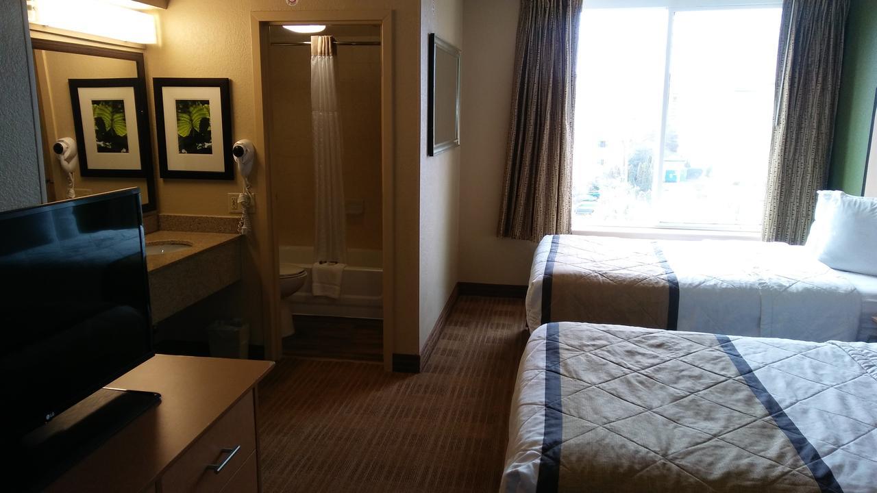 Extended Stay America Suites - Tampa - Airport - N Westshore Blvd Bagian luar foto