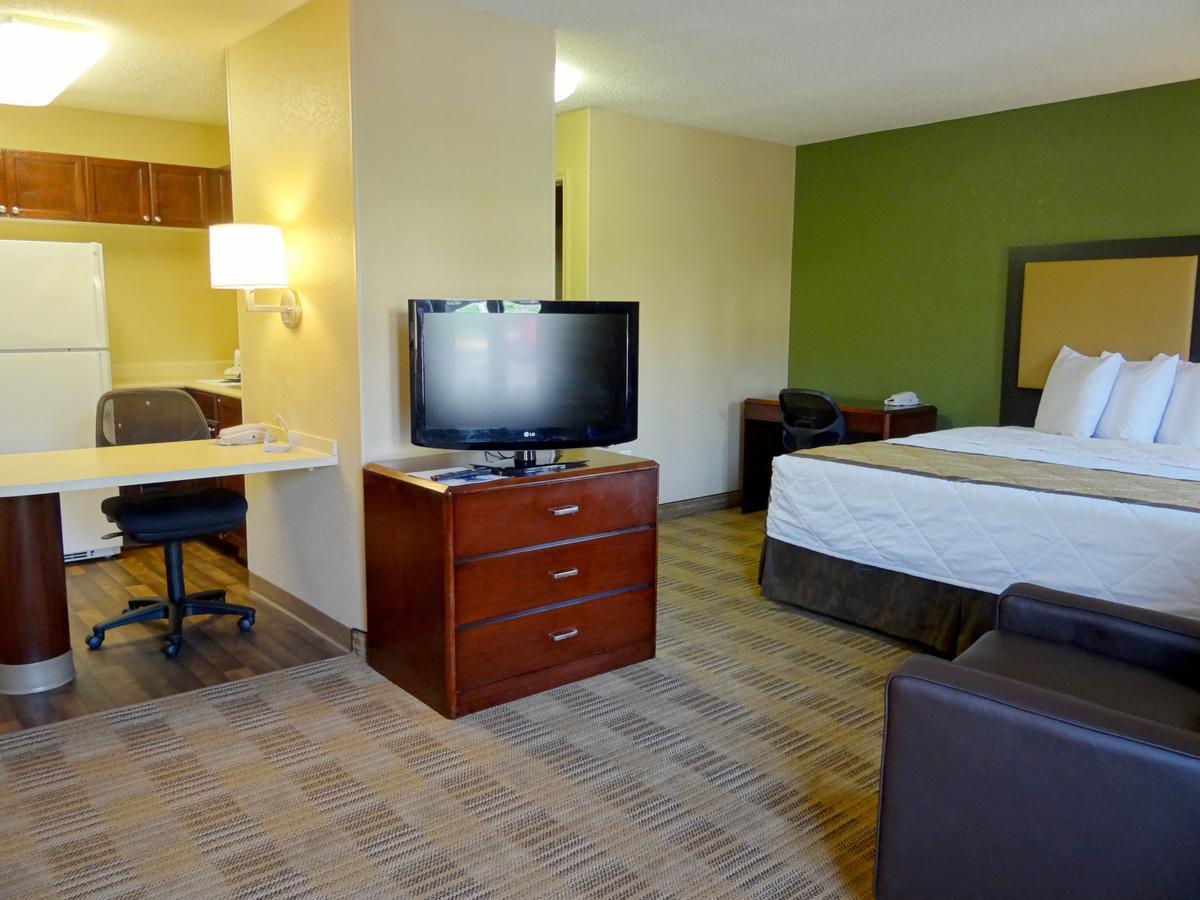 Extended Stay America Suites - Tampa - Airport - N Westshore Blvd Bagian luar foto