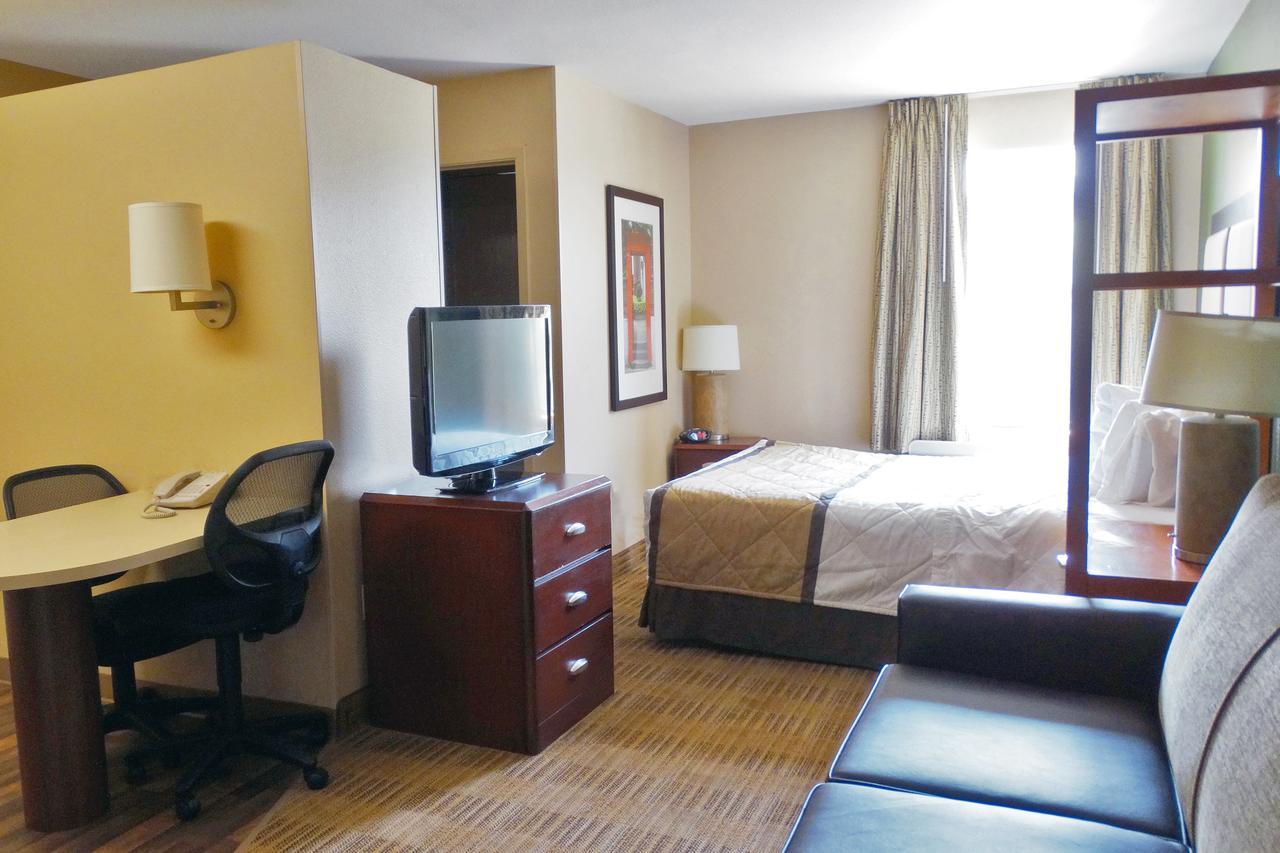 Extended Stay America Suites - Tampa - Airport - N Westshore Blvd Bagian luar foto