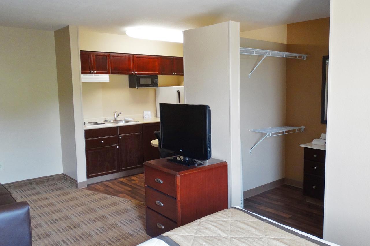 Extended Stay America Suites - Tampa - Airport - N Westshore Blvd Bagian luar foto