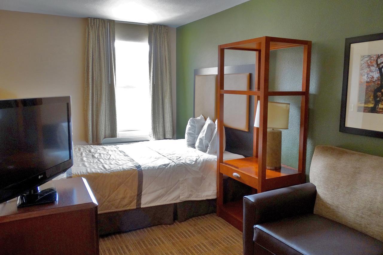 Extended Stay America Suites - Tampa - Airport - N Westshore Blvd Bagian luar foto