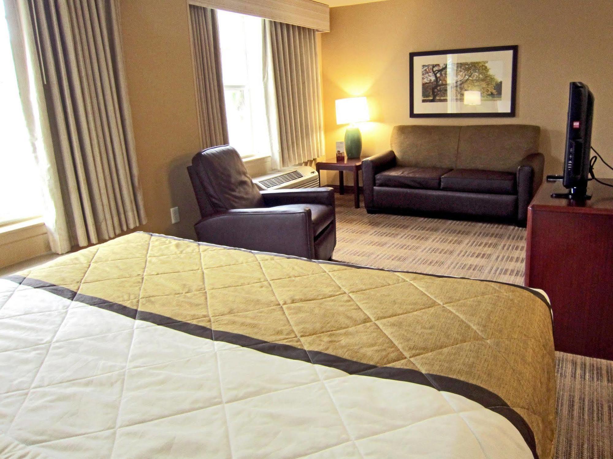 Extended Stay America Suites - Tampa - Airport - N Westshore Blvd Bagian luar foto
